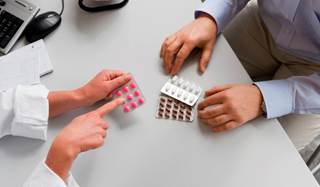 Certain antithrombotic medications are significantly associated with increased rates of hematuria-related complications in adults. Certain antithrombotic medications are significantly associated with increased rates of hematuria-related complications in adults.
