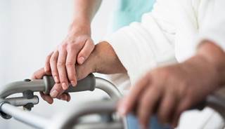 Physical function and cardiac rehabilitation should be emphasized in elderly patients. Physical function and cardiac rehabilitation should be emphasized in elderly patients.