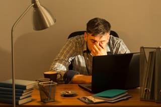 People who worked 55 or more hours a week were about 40% more likely to develop atrial fibrillation. People who worked 55 or more hours a week were about 40% more likely to develop atrial fibrillation.