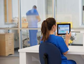 In order to avoid discharge discrepancies, healthcare professionals should improve communication at transitions of care. In order to avoid discharge discrepancies, healthcare professionals should improve communication at transitions of care.
