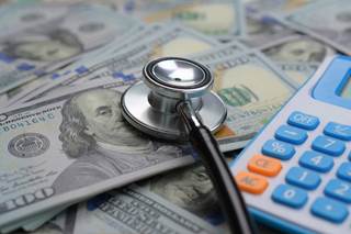 Implementing shared financial incentives between physicians and patients is a cost-effective intervention strategy for controlling LDL-C levels among high-risk patients. Implementing shared financial incentives between physicians and patients is a cost-effective intervention strategy for controlling LDL-C levels among high-risk patients.